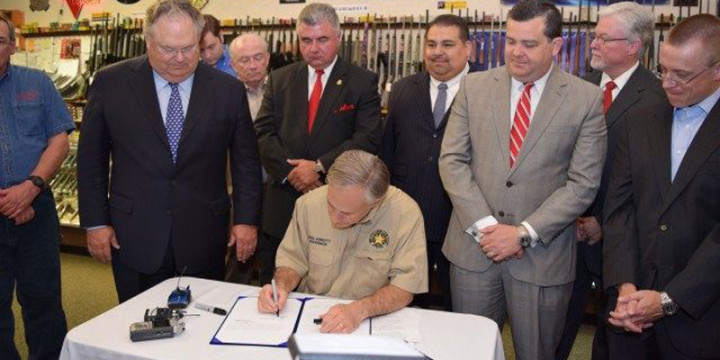 Abbott signs Texas Open Carry into Law 640x427