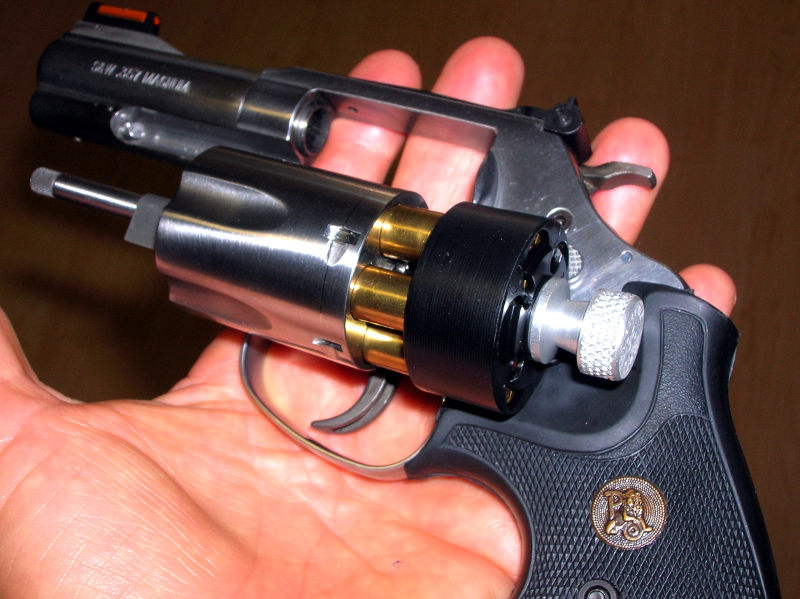 speed-loader-review-hks-36-with-revolver