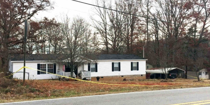 Homeowner shoot burglar in easley