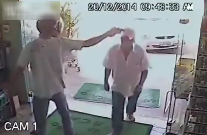 [VIDEO] Store Owner Doesn't Have Time For Armed Robber's Games ...