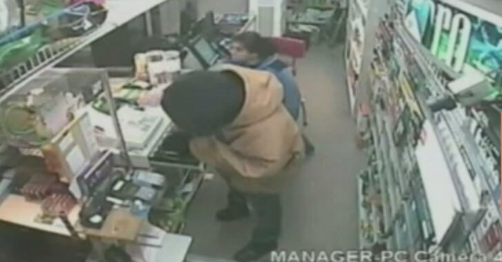 [VIDEO] Clerk Grabs Gun From Robber, Fights And Shoots