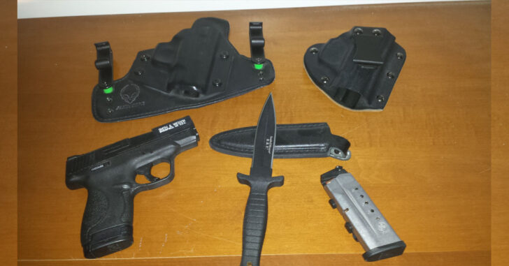 #DIGTHERIG – Todd and his S&W M&P Shield 9mm in an Alien Gear Holster