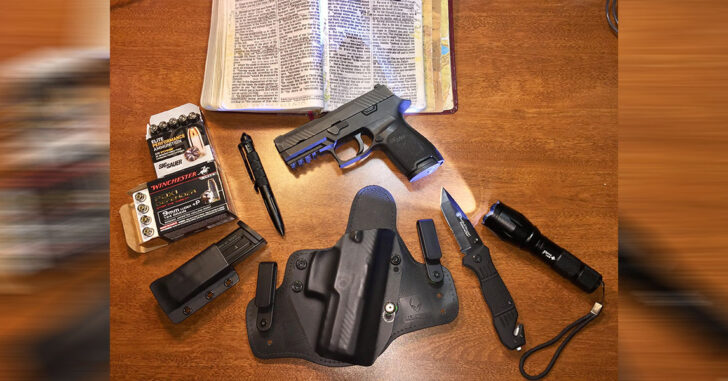 #DIGTHERIG – Dean and his SIG SAUER P320 Compact in an Alien Gear Holster and On Your 6 Designs Mag Carrier