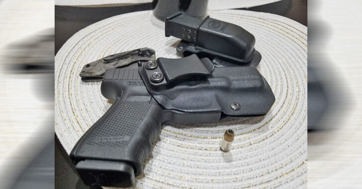 #DIGTHERIG – This Guy and his Glock 19 in an Unknown Holster