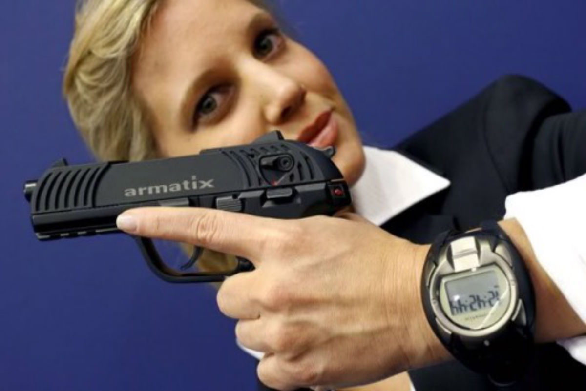 Armatix IP1 'Smart Gun' Can Be Hacked By Magnets ...