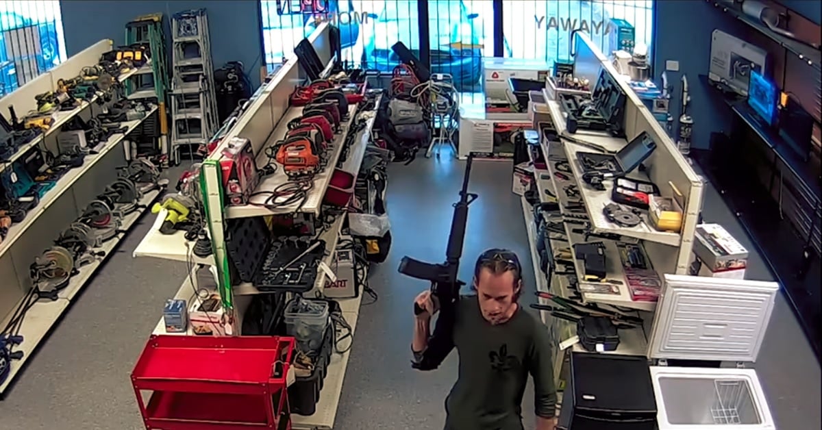 "Customer" Creates Instant Gun Shop Robbery With Magazine From Home