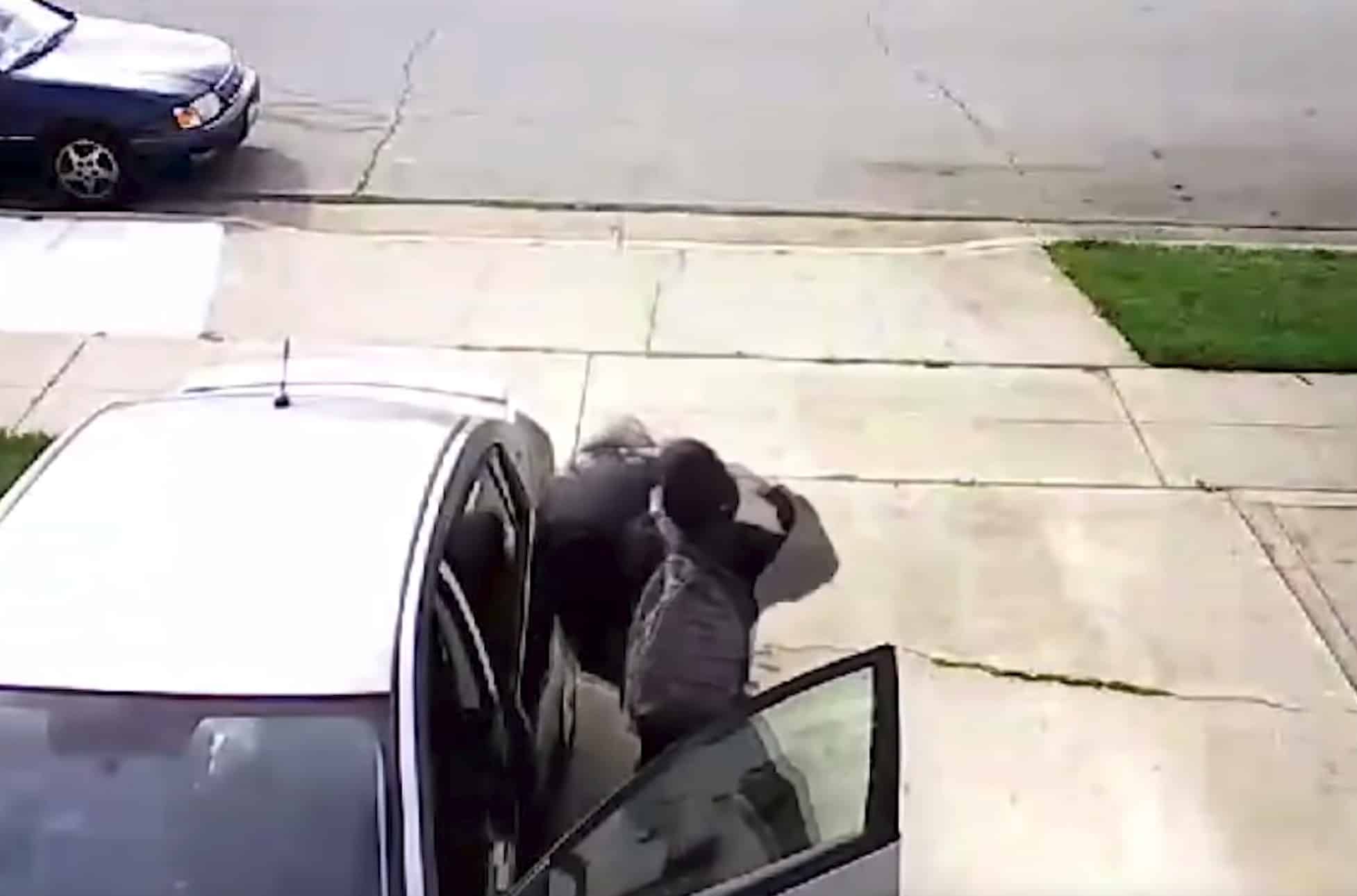 [VIDEO] Elderly Man Shown No Mercy By 14-Year-Old Carjacker Thug ...