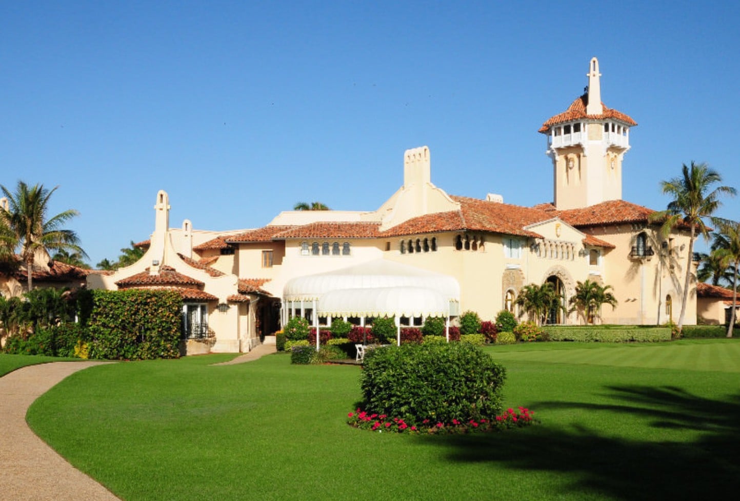 3 Teens Jump Wall Of Trump's Mar-a-Lago With AK-47, The Biggest 'Oops ...