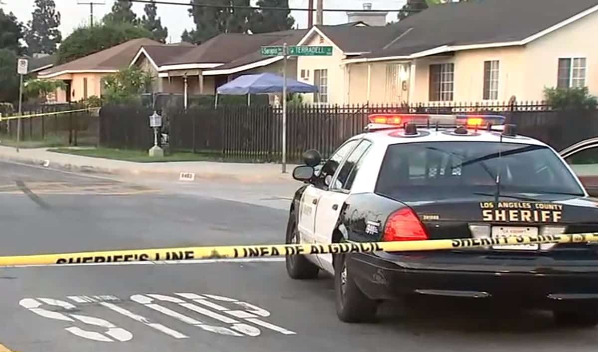 Homeowner Shoots 2 Gang Members During Invasion; 1 Dead, 1 Questioning ...