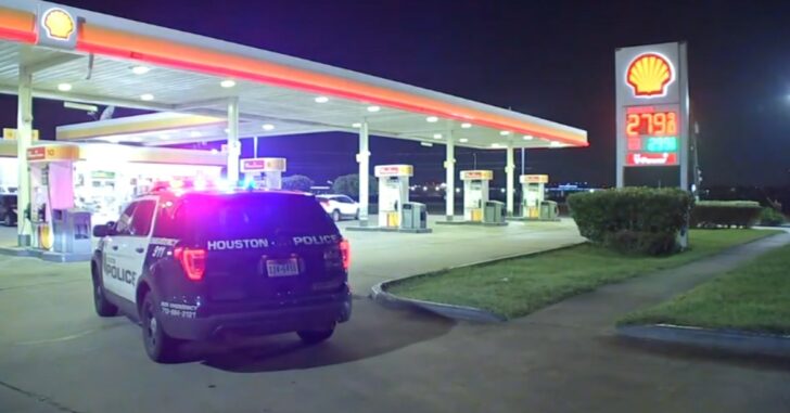 Man Shot In The Face By Concealed Carrier After Failed Armed Robbery Attempt At Gas Station