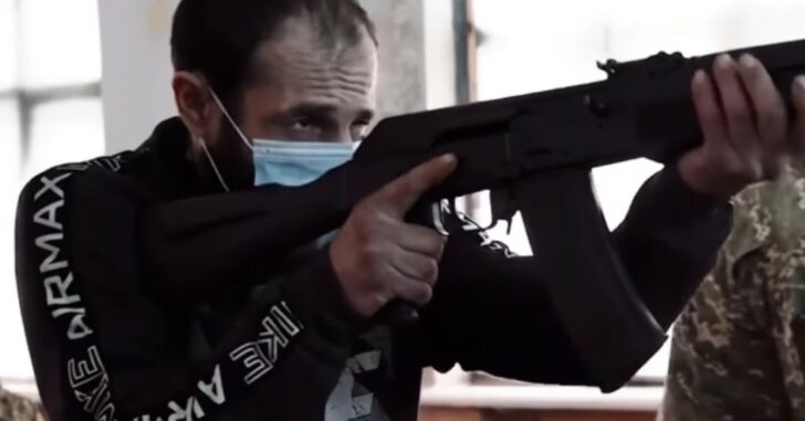 Ukraine Military Training Civilians To Help Defend Against Possible Russian Invasion