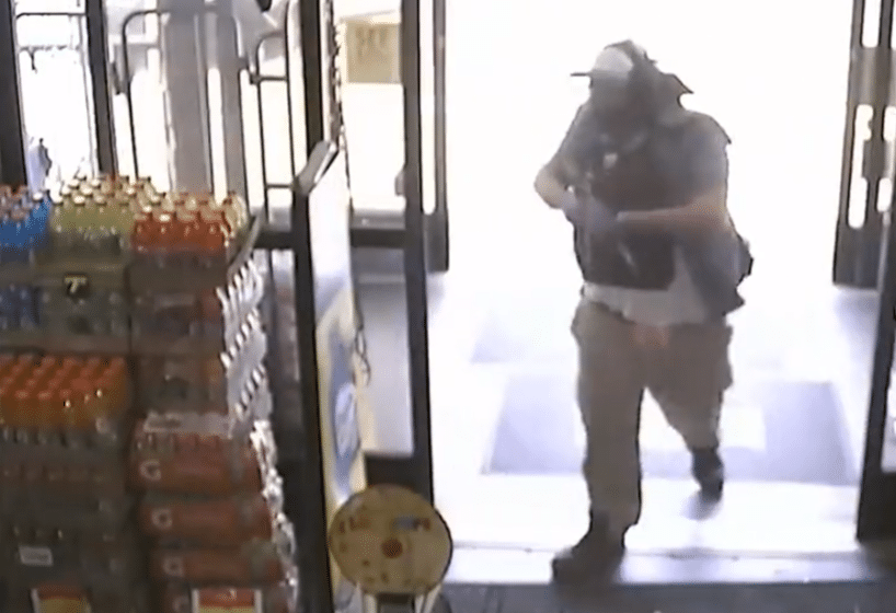 Released Video Shows Jacksonville Gunman Enter Dollar General Store Victims Identified True 