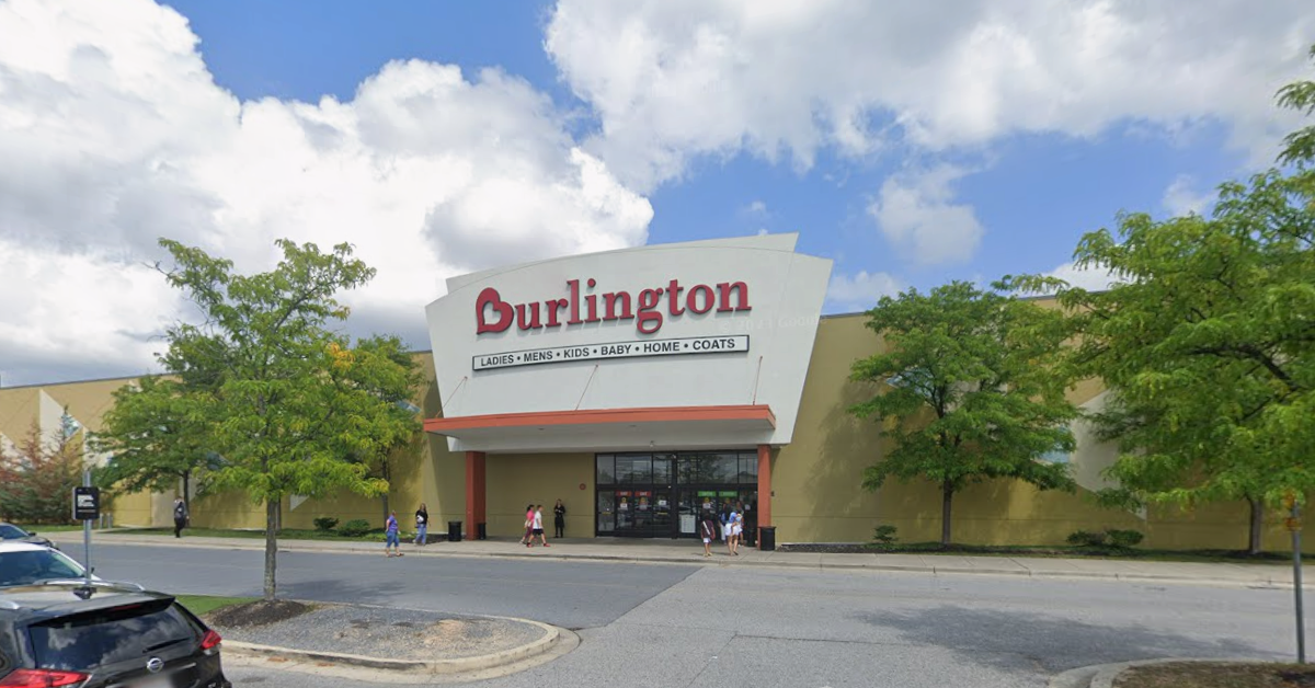 Trio Attacks Armed Citizen At Mall, Then Scatter When Lead Starts Heading Their Way Trio Attacks Armed Citizen At Mall, Then Scatter When Lead Starts Heading Their Way